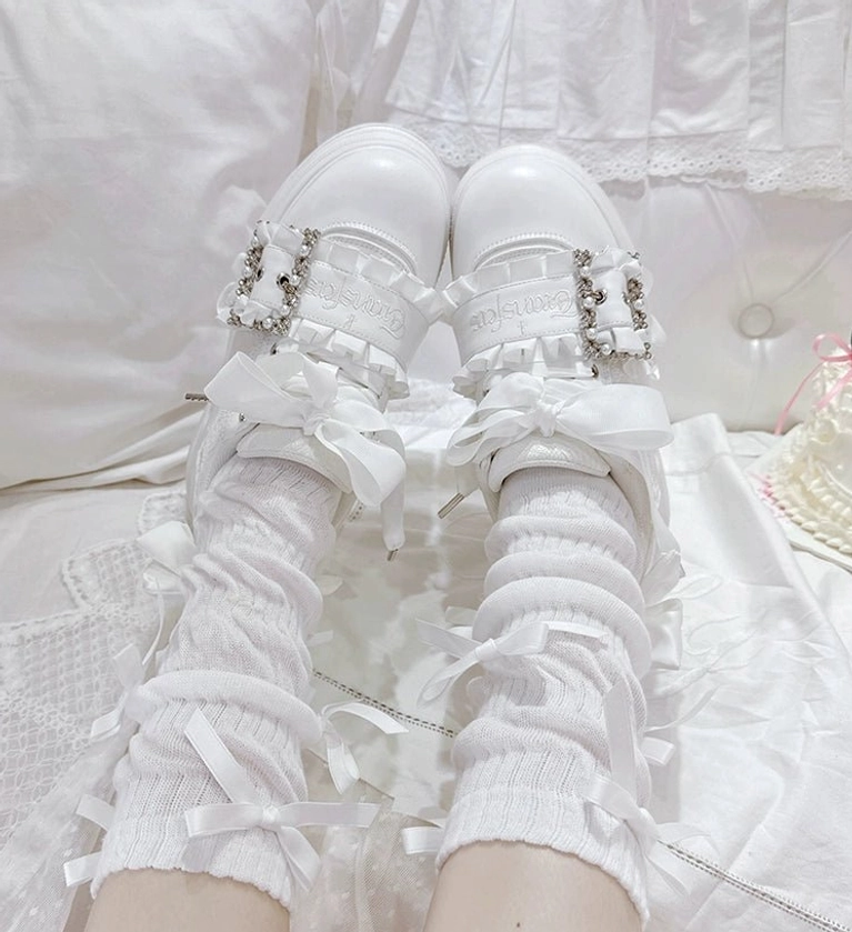 Ryousangata platform shoes bandage aesthetic inspired design healing heart concept Jirai Kei fashion
