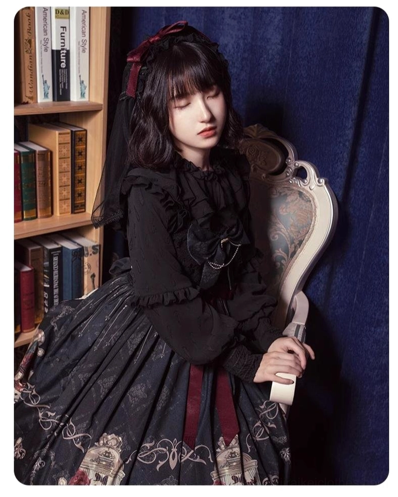 Black sleeveless gothic lolita jsk dress outdoor riverside full body with straw boater hat parasol