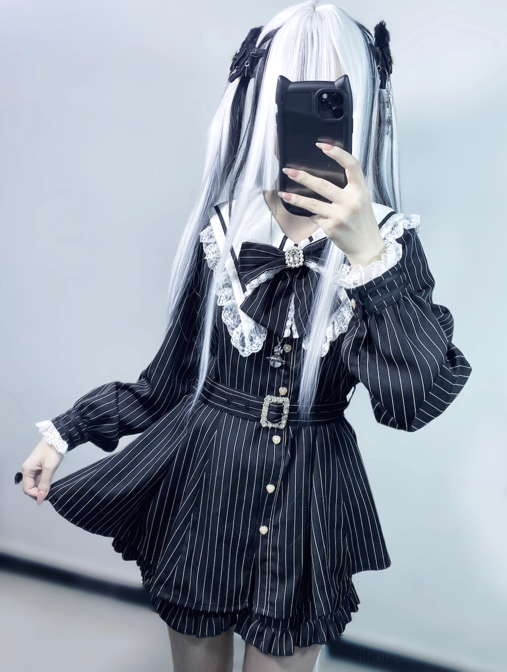 Striped long sleeve Jirai Kei waist-cinching dress shorts playful pattern variant