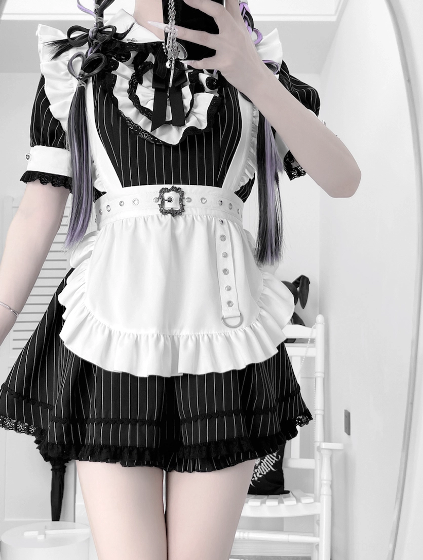 Striped maid Jirai Kei shorts outfit with high-waist lace shorts and ruffled apron detail