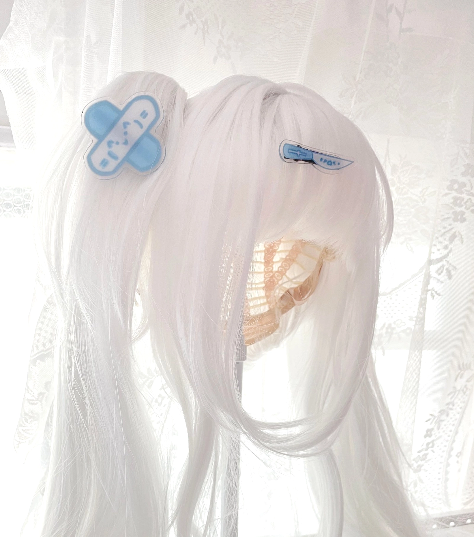 Tenshi Kaiwai medical-themed acrylic hair clip close-up detail shot showing smooth finish and alligator back mechanism