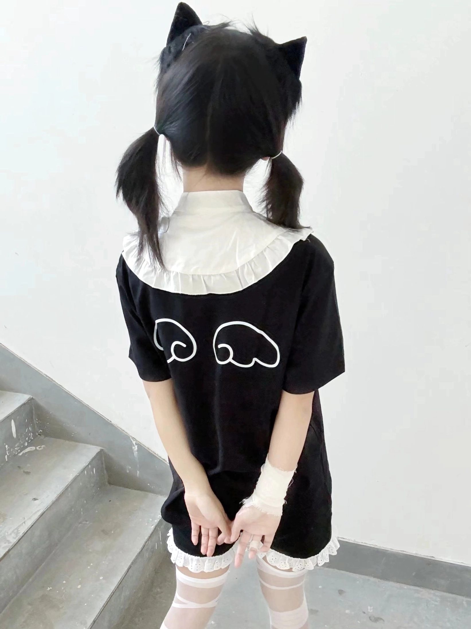 Blue Tenshi Kaiwai cat print cotton T-shirt with knot button collar size M lifestyle wear