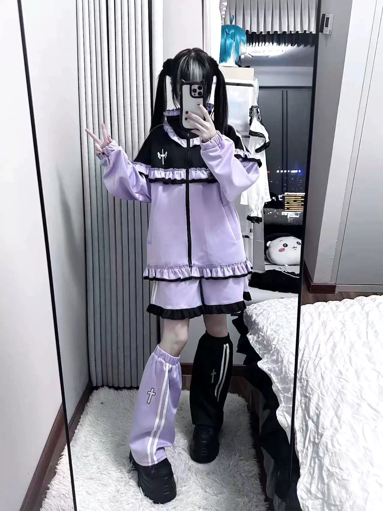 Tenshi Kaiwai Jirai Kei aesthetic styling guide showing coordinated accessories, platform shoes and overall subculture fashion direction