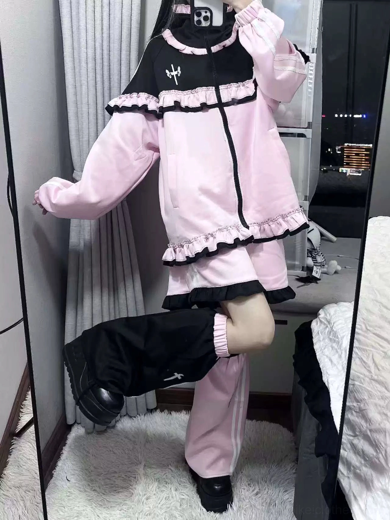 Pink-black contrast ruffle Tenshi Kaiwai Jirai Kei coat set with color-blocking, frill trims, split pants and zip-up jacket detail