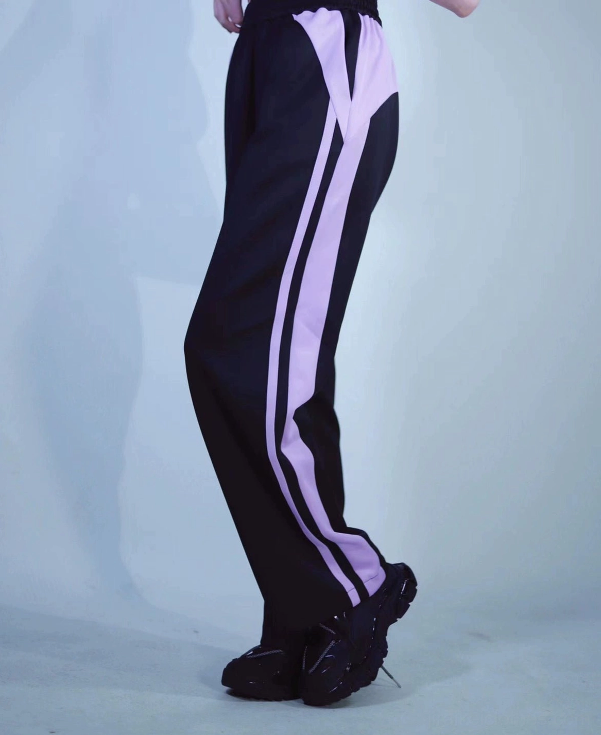 Purple and Black Tenshi Kaiwai Jirai Kei full length pants with elastic waistband loose fit standalone bottom component product detail shot