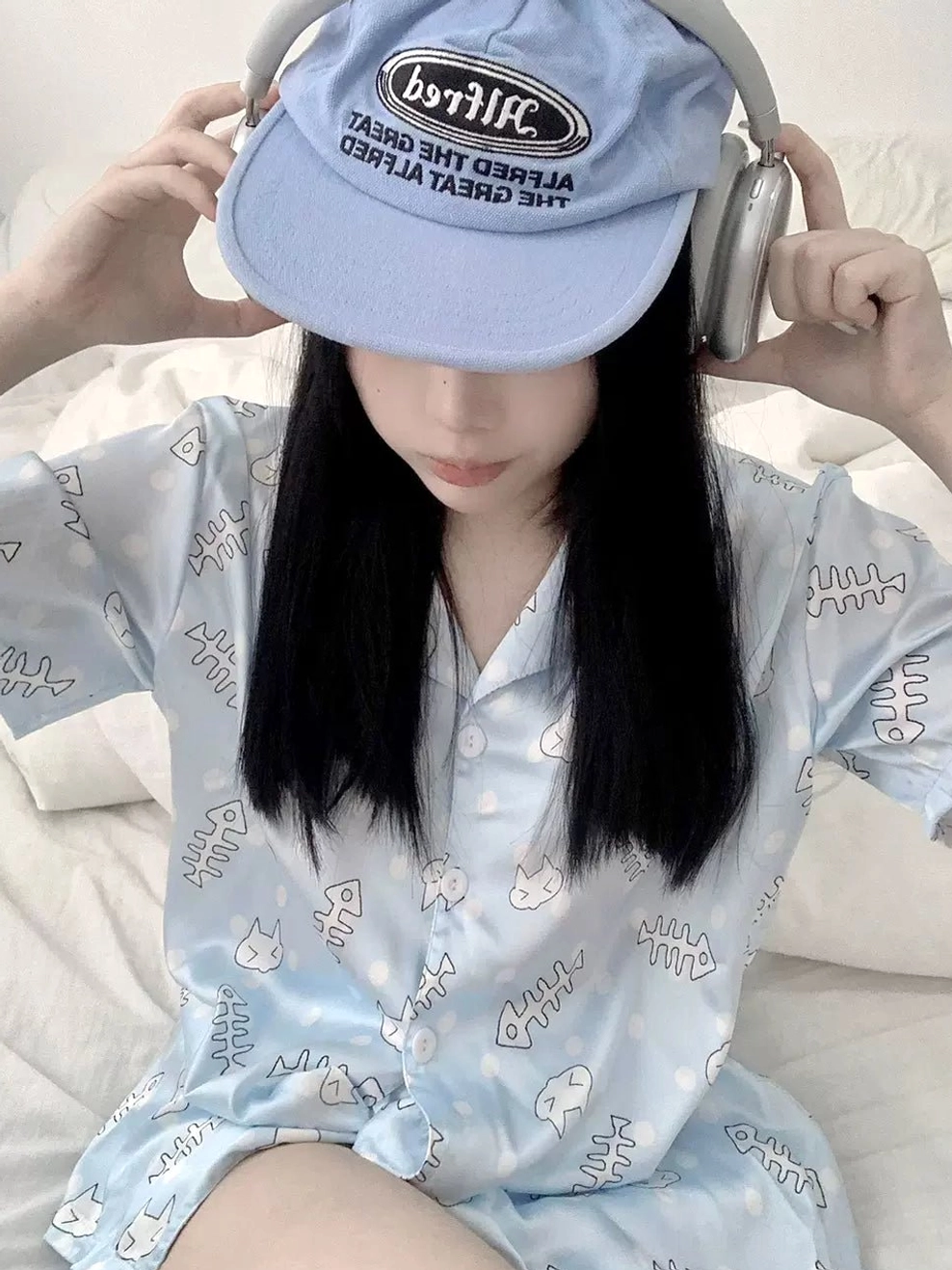 White plaster print Tenshi Kaiwai pajama set short sleeves with shorts, cute cat motif design perfect for tenshi kaiwai culture enthusiasts and aesthetic lovers